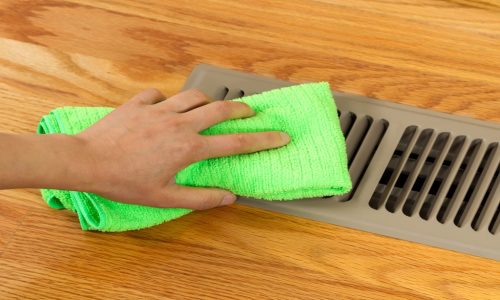 How to Clean Air Vents on a Ceiling